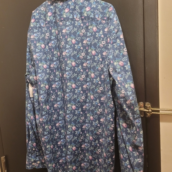 Man's Shirt - Picture 5 of 7